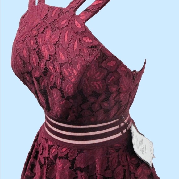 CITY STUDIO CRANBERRY LACE FIT & FLARE DRESS. NWT. Size 5 (Juniors) - Picture 3 of 6